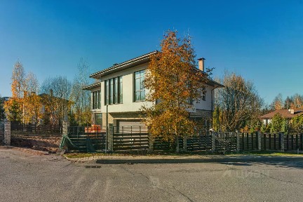 Продается 2-этажный дом, 450 м²
