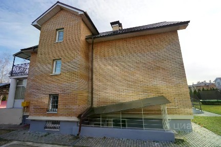 Продается 3-этажный дом, 224,8 м²