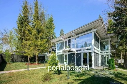 Продается 2-этажный коттедж, 294 м²