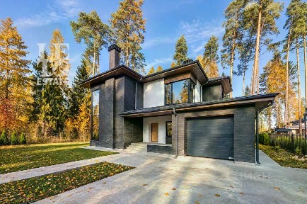 Продается 2-этажный дом, 290 м²