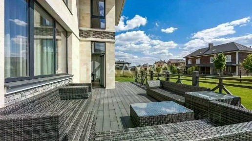 Продается 2-этажный дом, 264 м²