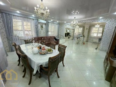 Продается 3-этажный дом, 506 м²