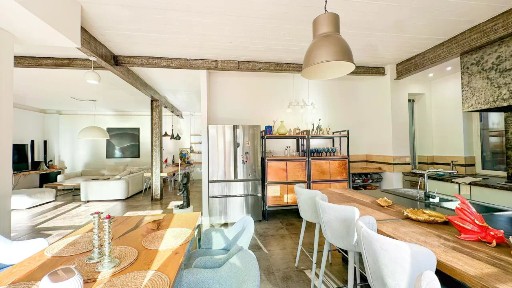 Сдается 2-этажный дом, 300 м²