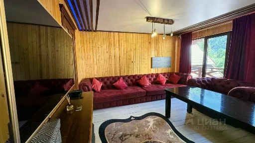 Сдается 3-этажный дом, 240 м²