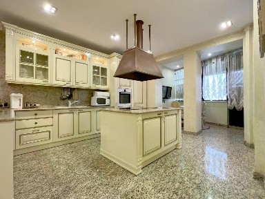 Продается многокомнатная квартира, 400 м²