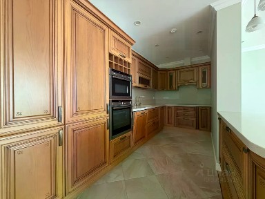 Сдается 4-комн. квартира, 173,3 м²