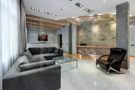 Сдается 4-комн. квартира, 140 м²
