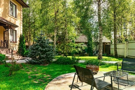 Сдается 2-этажный дом, 430 м²