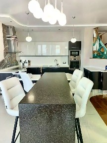 Сдается 3-комн. квартира, 170 м²