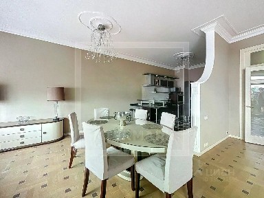 Сдается 4-комн. квартира, 200 м²