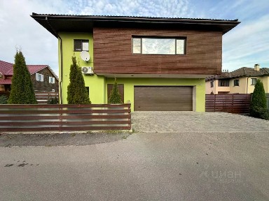 Сдается 2-этажный коттедж, 200 м²