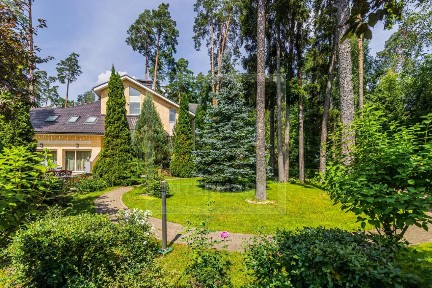Сдается 2-этажный коттедж, 430 м²