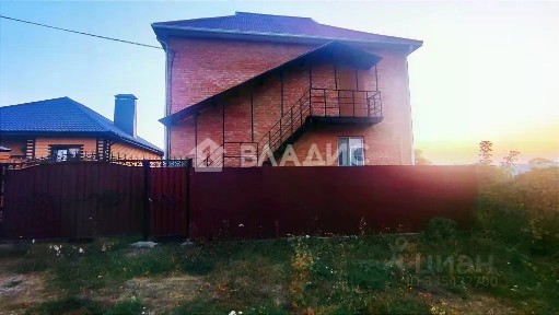 Продается 2-этажный дом, 200 м²