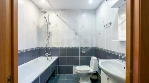 Продается 2-комн. квартира, 72 м²