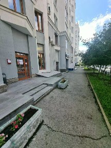 Свердловская область, Екатеринбург, р-н Чкаловский, мкр. Автовокзал, ул. Степана Разина, 95