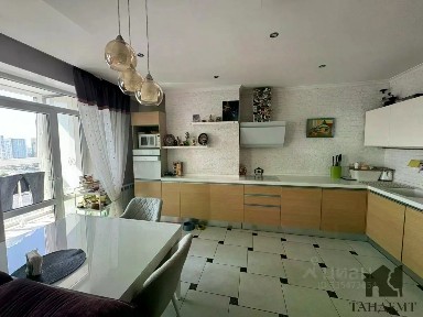 Продается 4-комн. квартира, 109,6 м²