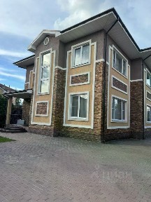 Продается 2-этажный дом, 400 м²
