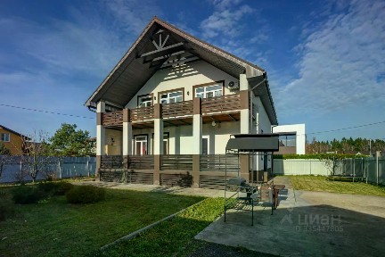 Продается 2-этажный дом, 250 м²