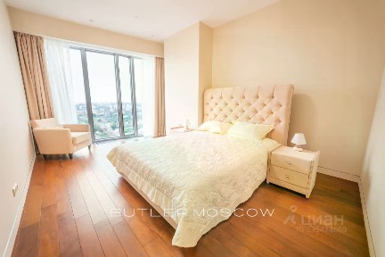 Продаются 2-комн. апартаменты, 90 м²