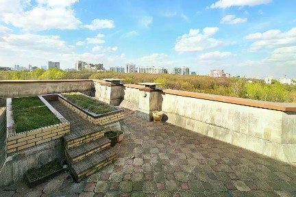 Продается 4-комн. квартира, 223 м²